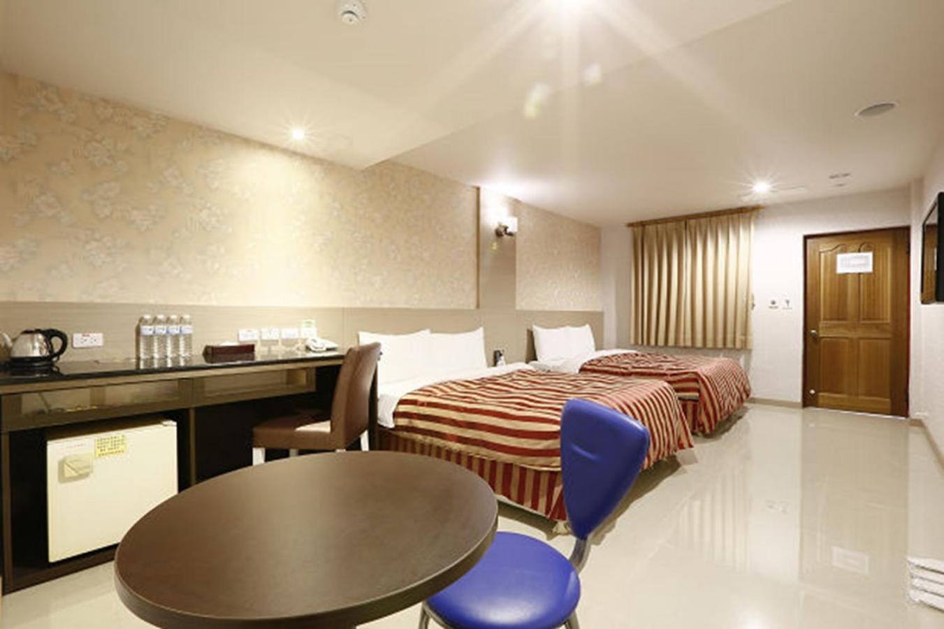 Hua Xiang Motel - Arena Kaohsiung Exterior photo